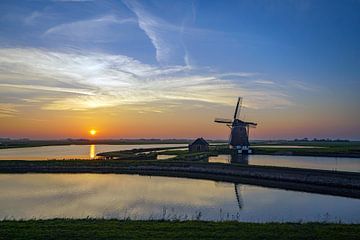 Zonsondergang bij de Molen van het Noorden op Texel