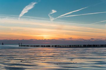 Evening at the seaside 4 by Tienke Huisman