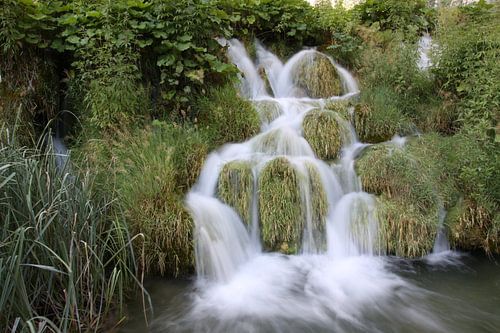 Waterfall in the Plitvice N.P. in Croatia by Antwan Janssen