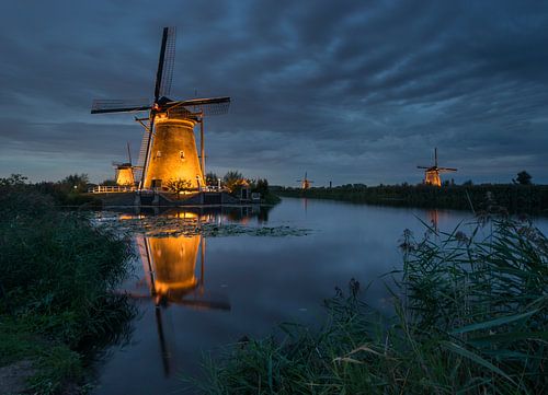 The floodlit windmills of Kinderdijk