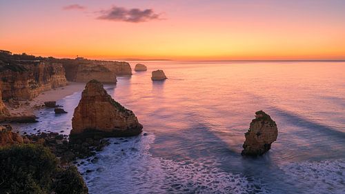 Sunrise at Praia da Marinha in the Algarve, Portugal by Henk Meijer Photography