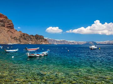 Meerblick von der Vulkaninsel auf Santorini von Leo Schindzielorz
