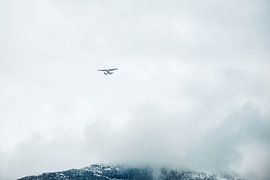 Wasserflugzeug im Nebel von Jan Medema