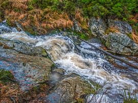 Between the Rocks Flowing River Bayehon by Nature Life Ambience