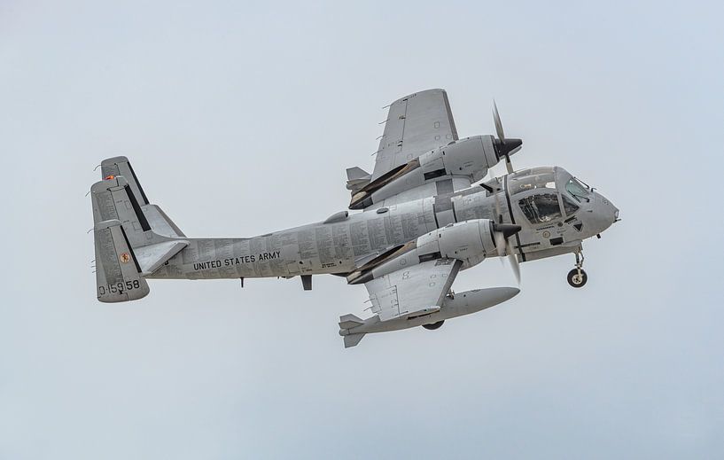 Flyby of a Grumman OV-1A Mohawk (01-5958). by Jaap van den Berg