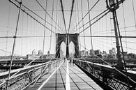 Brooklyn Bridge in zwart-wit van Laura Vink thumbnail