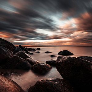 Steinküste an der Ostsee, Abenddämmerung 2