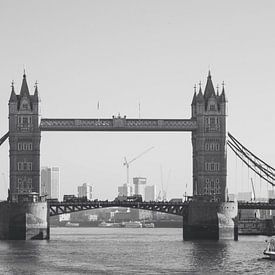 The Tower Bridge in London van Eugenlens