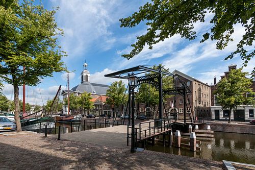 De traanbrug over de Lange Haven in Schiedam 