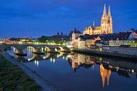 UNESCO-werelderfgoed Regensburg in het blauwe uur