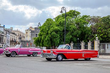 Time Capsules on Wheels - Havana in Full Colour by Inge van Veen