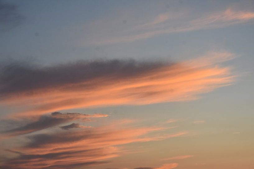 Pink/orange sunset by Goldeneyes