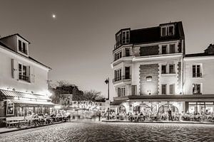 Place du Tertre op de Montmartre in Parijs / zwart en wit van Werner Dieterich