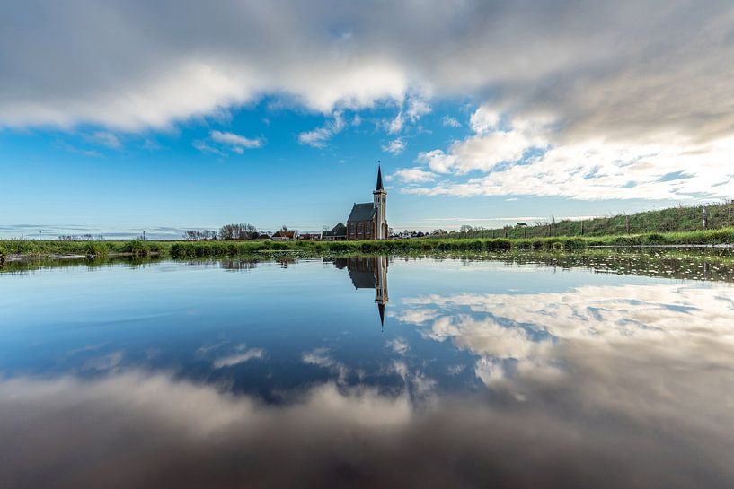 Texel Den Hoorn daytime mirror effect due to water column by Texel360Fotografie Richard Heerschap