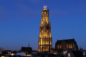 Domturm und Domkirche in Utrecht am Tag der Amtseinführung von Bürgermeister Jan van Zanen