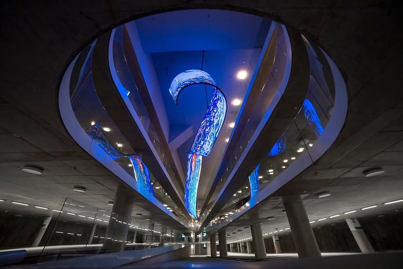 Parkeergarage in het Forum te Groningen. van Franke de Jong