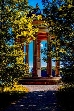 Tuin van het Paleis Nymphenburg : Tempel van Apollo van Michael Nägele