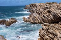 Das Meer formt schroffe Klippen