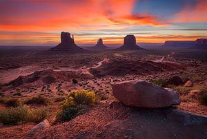 Lever de soleil à Monument Valley sur Albert Dros