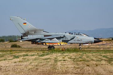 Duitse Panavia Tornado is geland op Tanagra.
