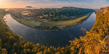 Sonnenaufgang über der Elbe von Henk Meijer Photography