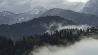 Montagnes brumeuses par Sara in t Veld Fotografie Aperçu