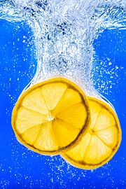 Fruits : Lemon in splash by Photoart-Naegele