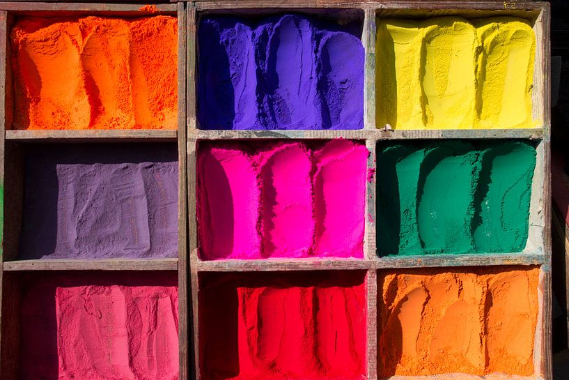 box with beautiful pigment colors by Paul Piebinga
