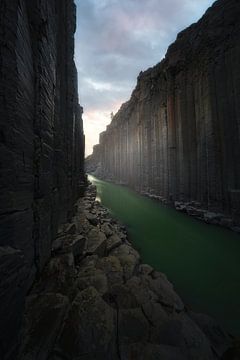 Prachtige basalt rotsen van Stuðlagil in IJsland