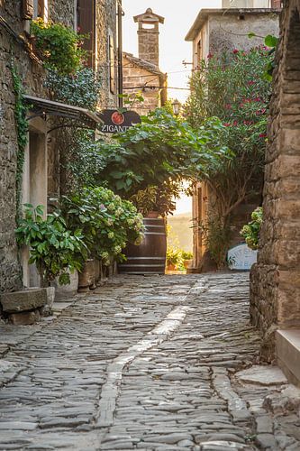 Sonnenaufgang in der Kopfsteinpflastergasse