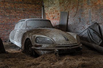 Citroën abandonnée sur PixelDynamik