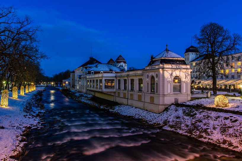 Winter am Fluss van Heinz Grates