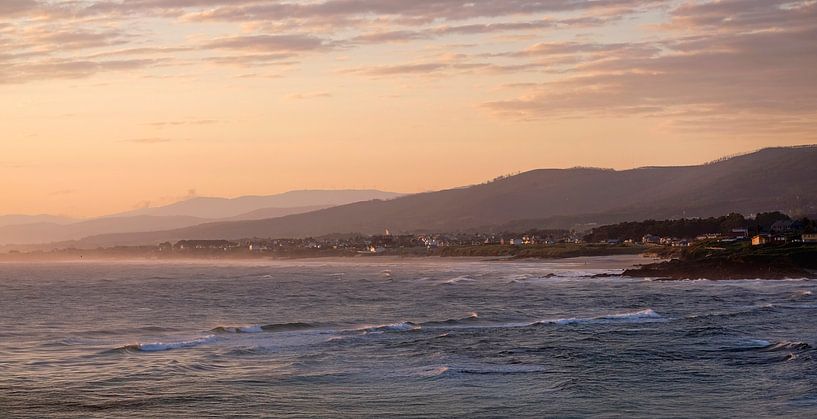 Sunrise in Foz, Galicia, Spain by Lensw0rld