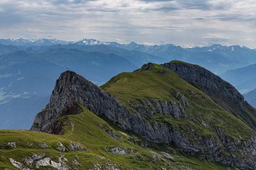 Arête principale des Alpes depuis la Rofanspitze sur Tobias Toennesmann