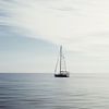 Zeilschip op zee van Oliver Henze