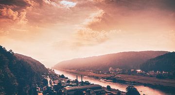 Panorama uitzicht op de Elbe in Bad Schandau van Jakob Baranowski - Photography - Video - Photoshop