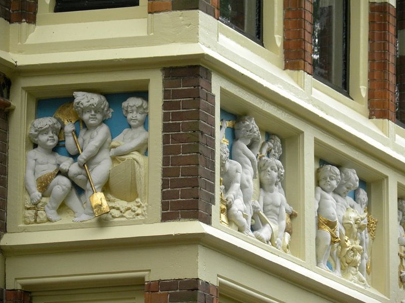 Facade by Rob Burgwal