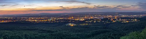 Panorama de la ville de Kaiserslautern au crépuscule