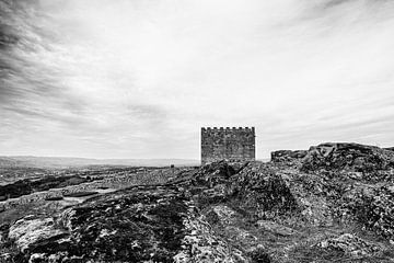 kasteel bij Celorico da Beira van Rick Van der Poorten