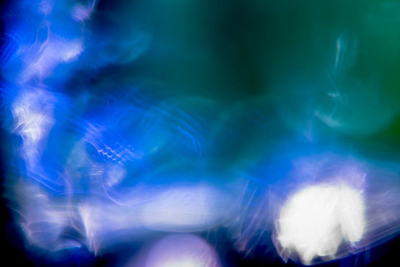 Blauwe en Paarse Hersengolven by Robert Wiggers