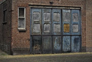 Verweerde Loodsdeur van MMFoto