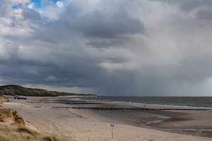 zoutelande met dreigende luchten van anne droogsma