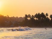 Sunset and waves in Mirissa, Sri Lanka by Teun Janssen thumbnail
