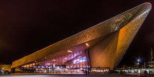 Gare centrale de Rotterdam de nuit  sur Evert Buitendijk