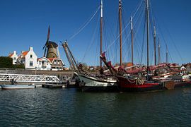 Havengezicht Zierikzee by Abra van Vossen