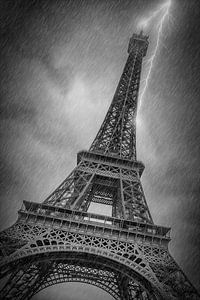 PARIS Eiffel Tower Thunderstorm sur Melanie Viola