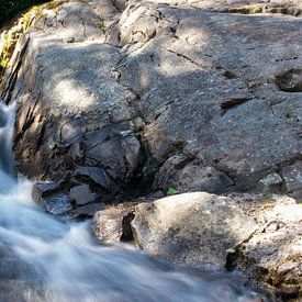 Stromend water von Lonneke Klomp