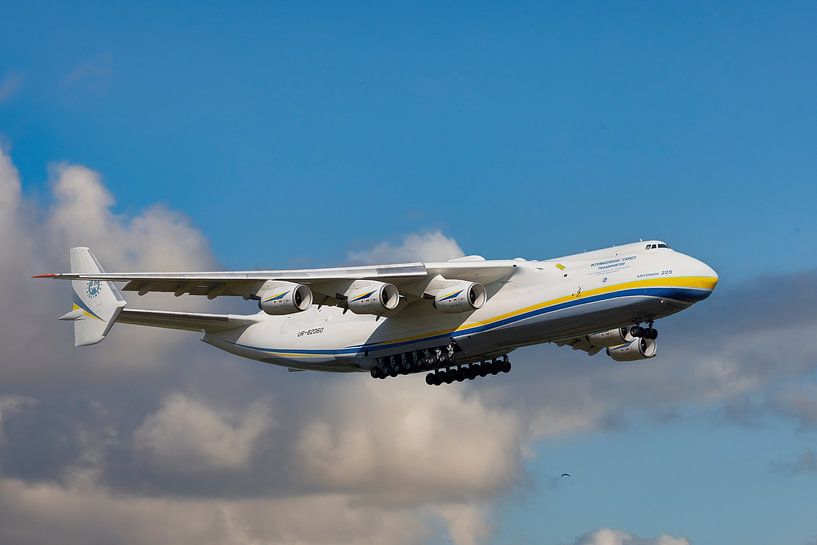 Antonov An-225 Mriya by Gert Hilbink