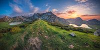 Asturien Bergsee Panorama Picos de Europa von Jean Claude Castor Miniaturansicht