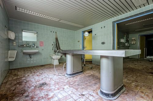 Lichttafel in een verlaten ziekenhuis